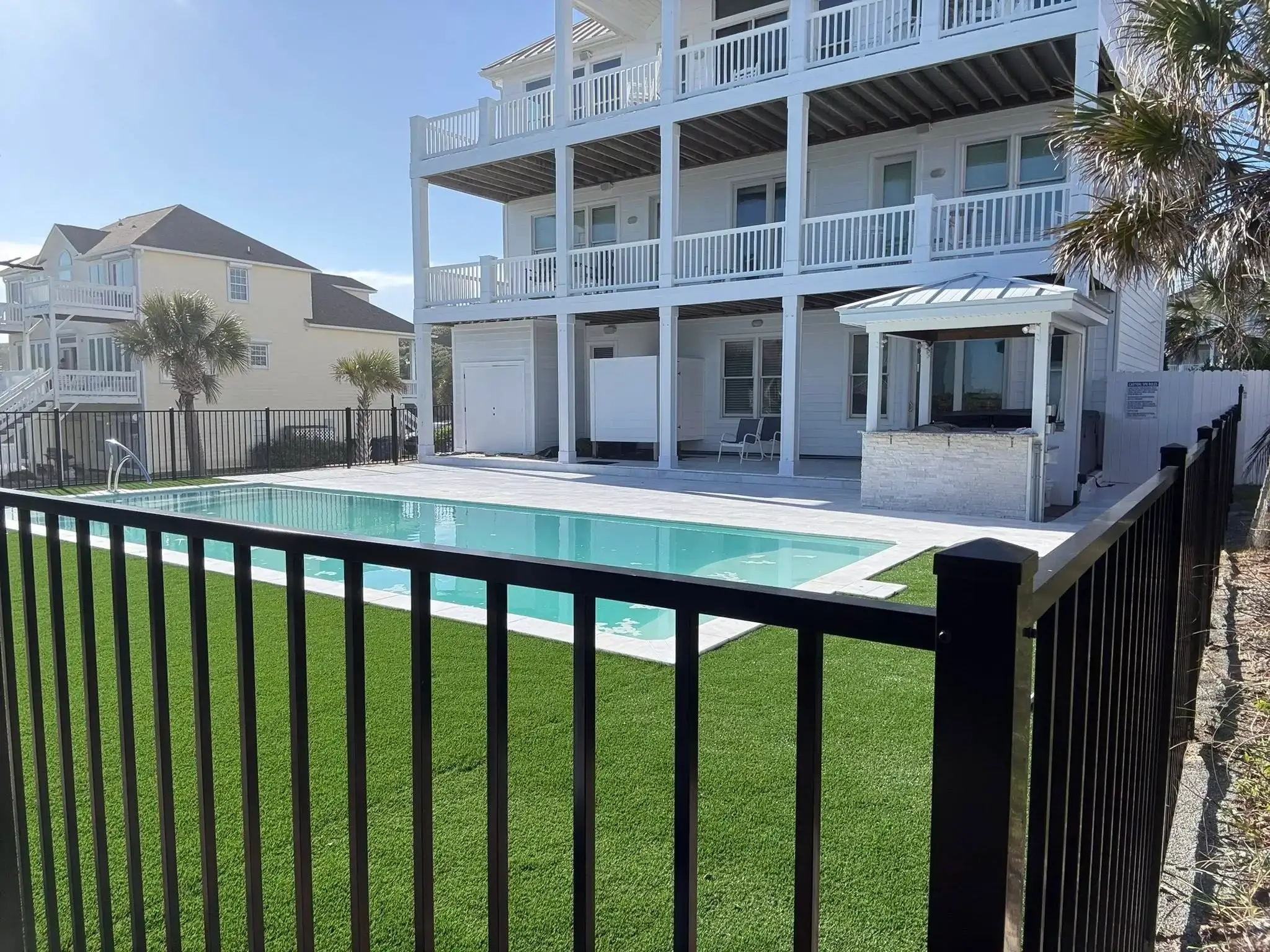 Reasons-to-Install-a-Pool-Fence-for-Your-Family Reasons to Install a Pool Fence for Your Family